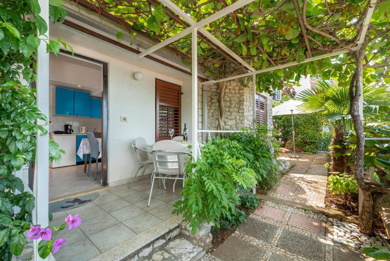 Apartments Mandica Rabac Εξωτερικό φωτογραφία