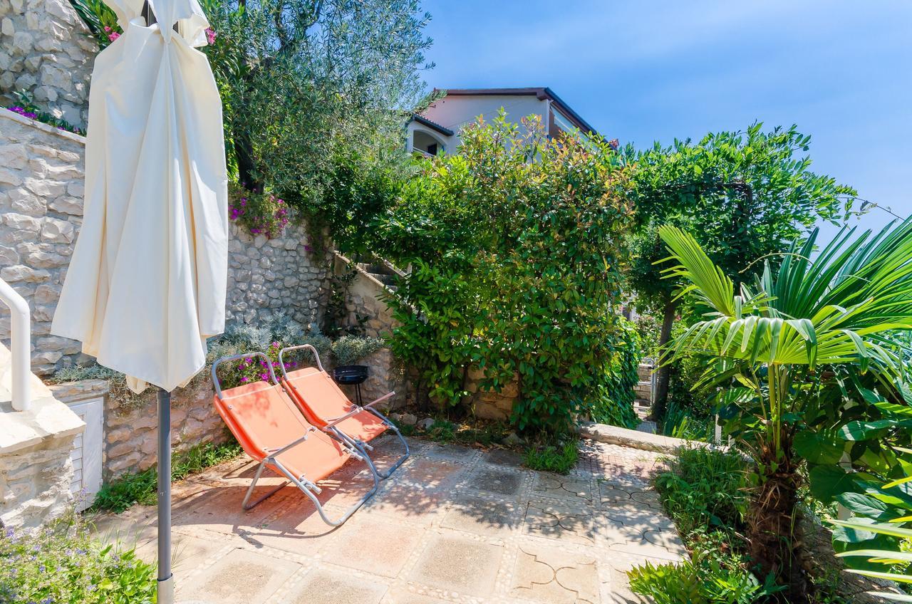 Apartments Mandica Rabac Εξωτερικό φωτογραφία