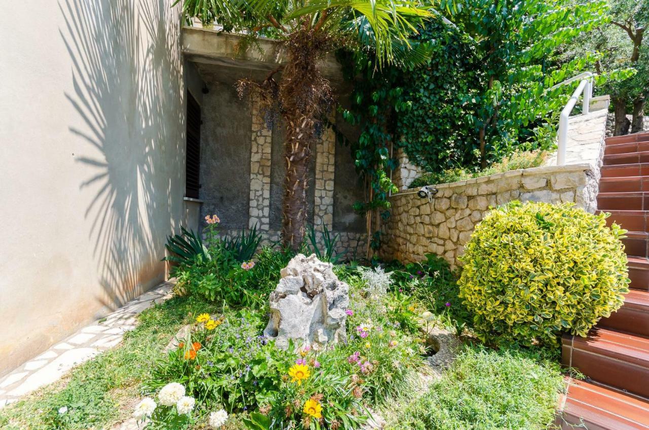 Apartments Mandica Rabac Εξωτερικό φωτογραφία